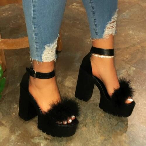 Sexy 2020 Beach Sandals Ladies Banquet Fashion Women Fur Rubber High Heel Platform Sandals Outdoor Leisure Buckle Slippers