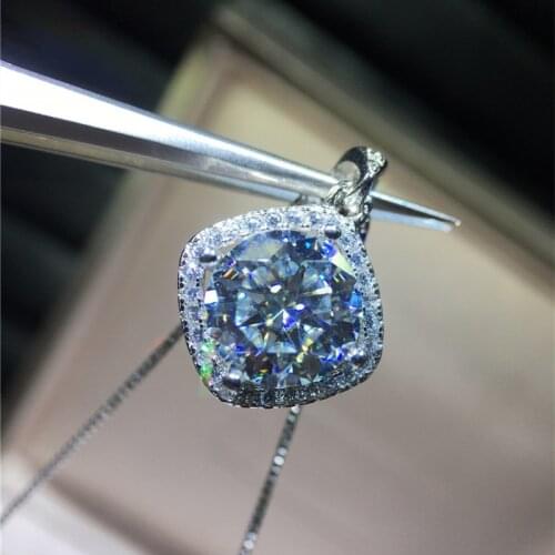 Silver 2 ct Cushion Cut Diamond Pendant Necklace Female Rhodium Plated D Color Diamond Test Passed Moissanite Chain for Party