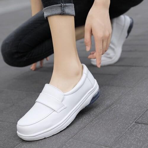 Womens shoes ladies casual shoes fashion breathable artificial leather set foot flat shoes sneakers new white shoes wholesale