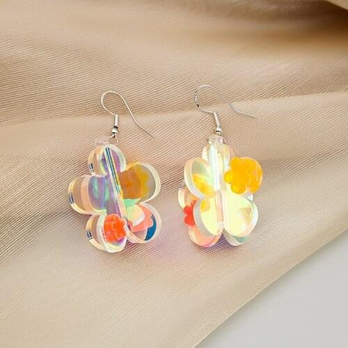 2021 Trend Exaggerated Color Changed Flower Earrings for Women Statement Acrylic Pendants Small Cute Beautiful Woman Earring