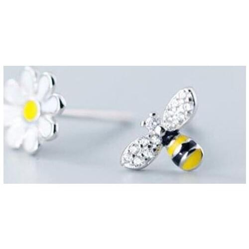 New 925 Sterling Silver Personality Fresh Sweet Flowers and Bees Fashion Stud Earrings for Women Girls Fine Jewelry Gift SE018
