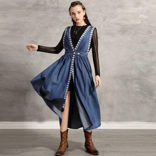 SeeBeautiful Two Pieces Vintage Loose Embroidery Denim Dress V-neck Sleeveles Button Split New Fashion 2021 Summer Women E228