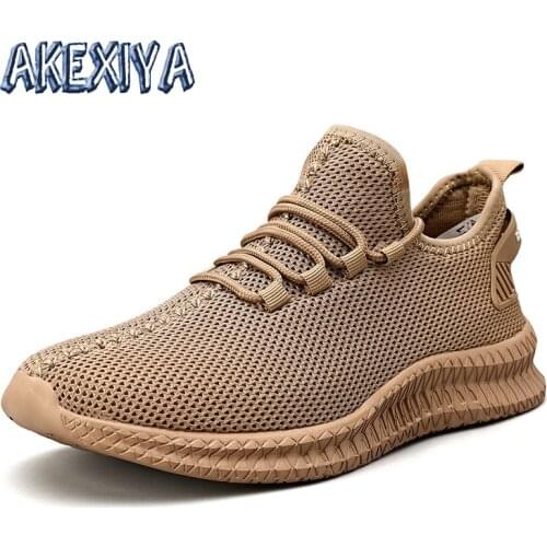 Summer Mens Shoes Sneakers Breathable Mesh Brand Luxury Mens Sneakers Moccasins Original Mens Sneakers White Light Walking