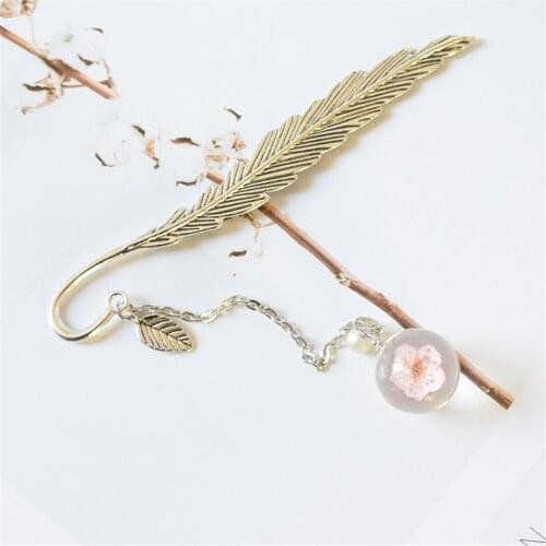1pc Creative Flower Specimens Bookmark Retro Ball Pendant Book Label Girls Vintage Jewelry Kids Gifts Cute Stationery Bookmark