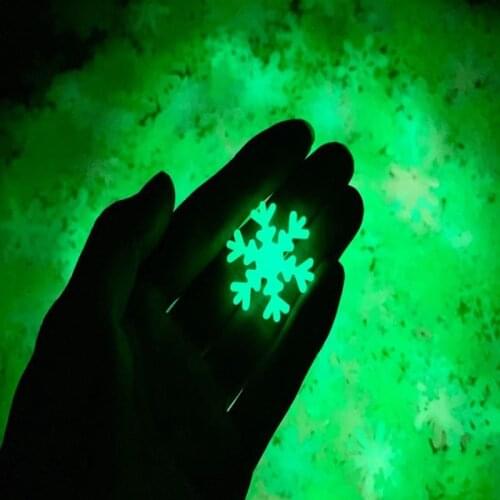 50pcs In The Dark Glow Snowflake Window Decorations Fluorescent Lamp Plastic Stickers Christmas Children Bedroom Decoration