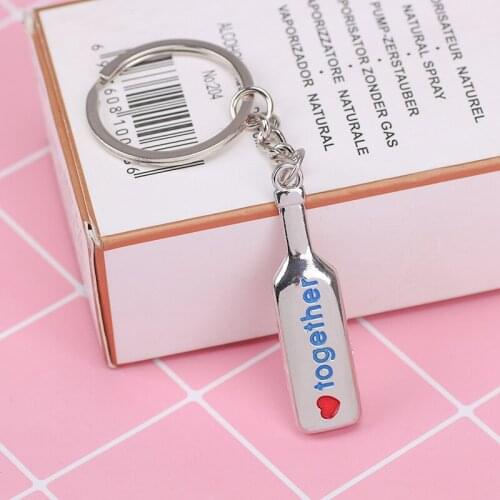 2 Pieces / Set Pendant Creative Personality Keychain Fashion Couple Wine Bottle Romantic Alloy Men And Women Memorial Gift
