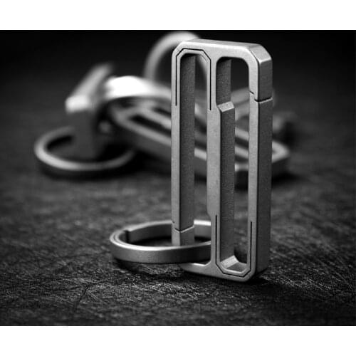 Real Titanium Key Chain Men Belt cAR Key Chain Creative Ultra Lightweight EDC Waist Hanging Key Ring Holder Luxury Best Gift