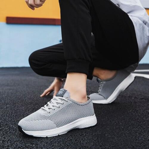 2021 Summer Mens Lightweight Breathable Hollow Mesh Sneakers Non-slip Wear-resistant Popcorn Bottom Trendy Fashion Mens Shoes