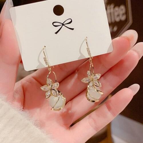 Womens Popular Jewelry, New Net Red Cats Eye Flower Earrings, Fashionable And Versatile