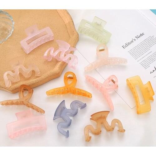 New Solid Hair Claws Elegant Large Hair Clips Korean Candy Color Hairpins Barrette Headwear Women Girls Hair Accessories Gifts