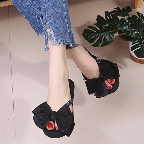 Simple Cool Slippers Female Summer New Fashion Wear Korean Version of Slope Heel Thick Beach Beach Clip Flip-flops