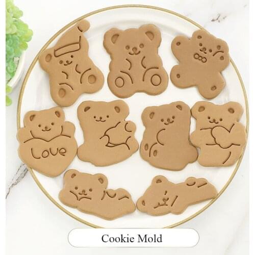 Cartoon Cute Bear Cookie Mold Household 3D Creative Plastic Cookie Mold Baking Tool Cookie Mold Knife