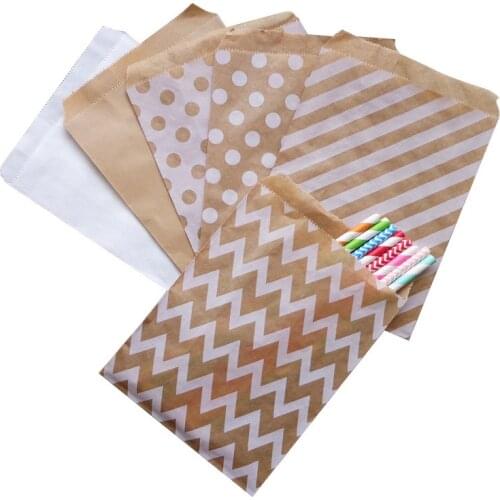 25pcs Kraft Paper Candy Bag Chevron Polka Dot Bags Christmas Wedding Birthday Party New Year Favors Supplies Gift Dessert Bags