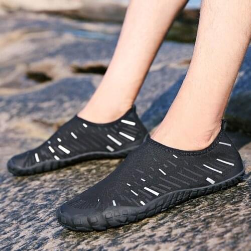 Men Aqua Shoes Barefoot Swimming Shoes Man Upstream Shoes Breathable Hiking Sport Shoes Quick Drying River Sea Water Sneakers