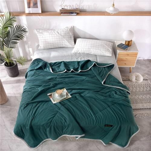 High-quality Fabric knitted quilted quilt is soft and comfortable in spring and summer outdoor travel and home cover blanket