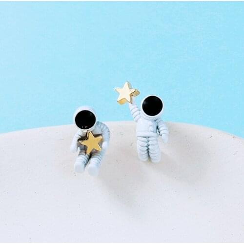 Fashion 925 Sterling Silver Piercing Asymmetric Star Astronaut Stud Earrings for Women Party Jewelry pendientes eh1424