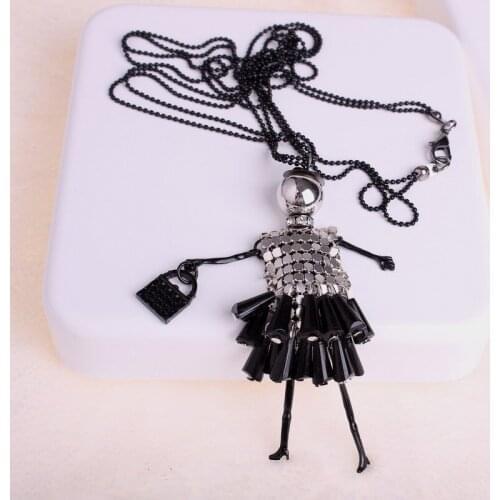 The new Korean sweater chain crystal piece girl long necklace sweater chain female fashion wild ornaments