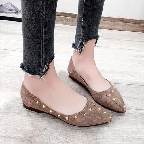 Spring 2021 Womens Shoes Point-toe Flat Shoes Rivet Simple Single Shoes Go with Black Shoes Women Shoes for Women