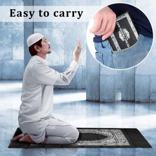 Muslim Prayer Rug Portable Prayer Mat with Compass for Travel Printted Polyester Fiber Material