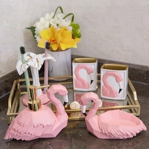 Pink Nordic Flamingo Shape Resin Bathroom Set Modern Fashion Liquid Soap Dispenser Toothbrush Holder Cups Soap Dish Bathroom Kit