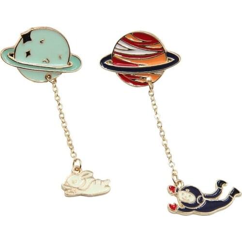 Enamel Universe Planet Lapel Pin Spaceman Brooch Metal Chain Blouse Cute Rabbit Bag Hat Accessory