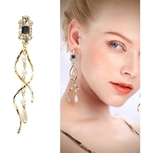 Baroque Water Drop Pearls Clip Earrings No Pierced Hole Elegant Curve Line Long Clip on Earrings without Piercing For Women