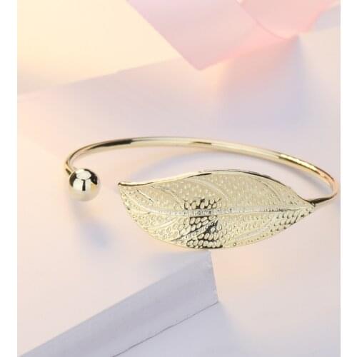 ZHOUYANG Bangles For Women Sweet Literary Elegant Fresh Leaf Shaped 4 Color Charm Open Bracelet Gift Fashion Jewelry KAH139