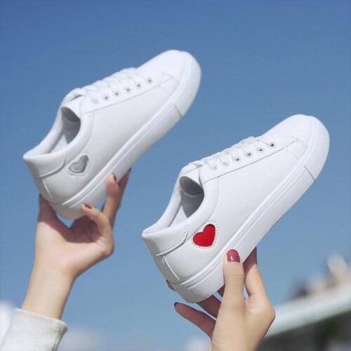 New PU Leather Shoes Woman 2021 New Spring Woman Shoes Fashion Ladies Breathable Cute Heart Flats Casual Shoes White Sneakers