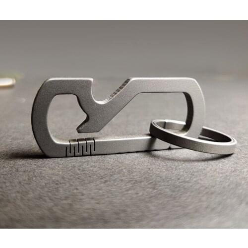 High Hardness Titanium Alloy Keychain Multi-Purpose Key Ring Car Key Pendant Outdoor Tools Luxury Gifts Knives Hanging Buckles