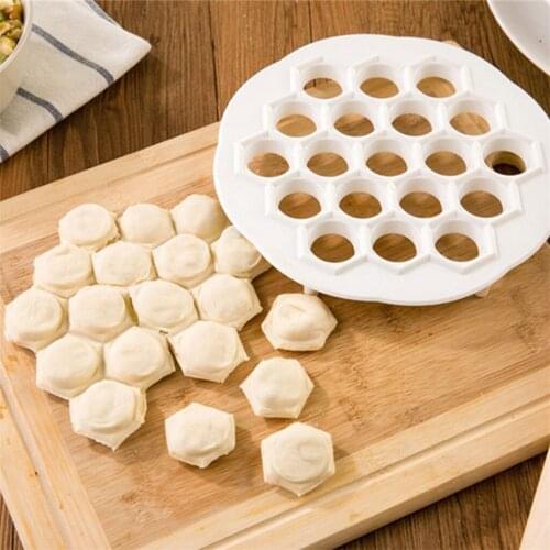 1Pcs Kitchen Pastry Tools DIY White Plastic Dumpling Mold Maker Dough Press Dumpling 19 Holes Dumplings Maker Mold Tools