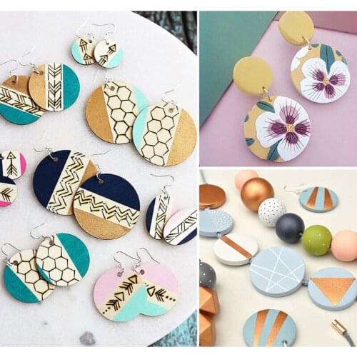 50 Pack - Round Unfinished Wood Pendants - Wooden Circles - 25mm Diameter for Crafts Home Decorations and Ornaments