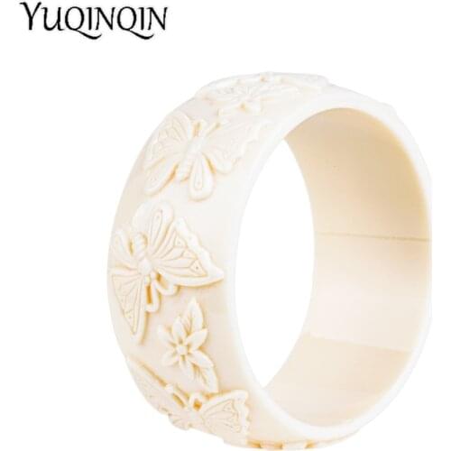 Trendy Resin Cuff Engraved Butterfly Fashion Bracelets Bangles for Women Acrylic Wide Bracelets Female Simple Charm New Jewelry