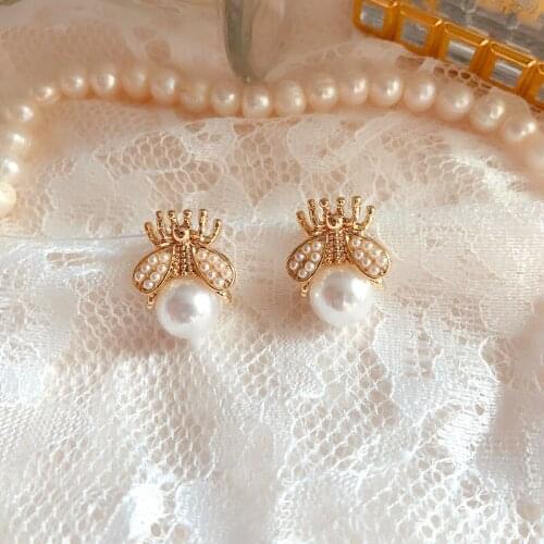 New wholesale compact bee 925 silver needle Pearl Earrings