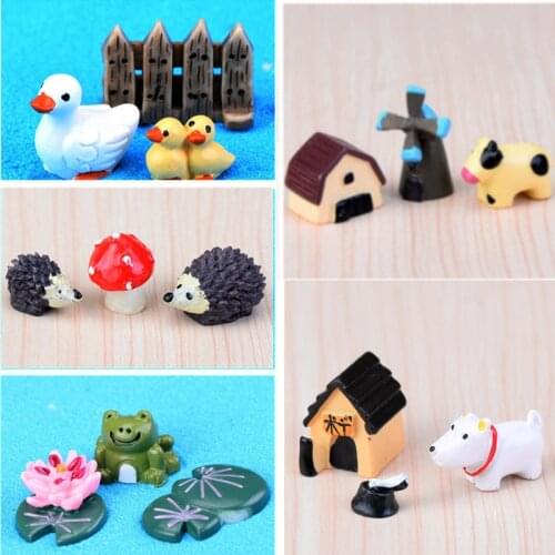 The Dog Pig Cartoon Animal Three Piece Doll Creative Micro Landscape Decoration Resin Crafts Miniature Garden Buildings