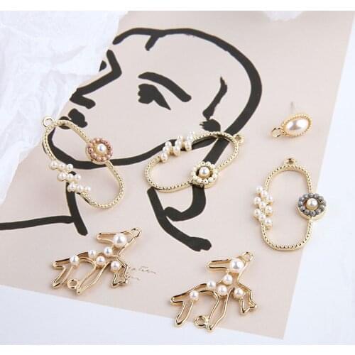 6pcs 2020 New Design Fashion Alloy Pearl Pendant Hollow Oval Stud Earrings For Women Accessories Material Diy Handmade Jewelry