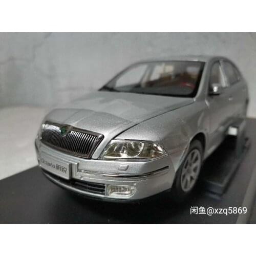 1:18 Diecast Model for Skoda Octavia 2008 Silver Liftback Alloy Toy Car Miniature Collection Gifts VRS