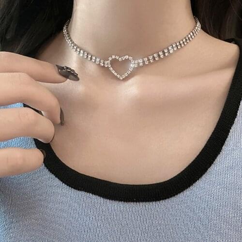 ARLIE Shiny Crystal Small Heart Choker Necklaces for Women Geometric Rhinestone Necklaces New Fashion Girls Party Jewelry Gifts