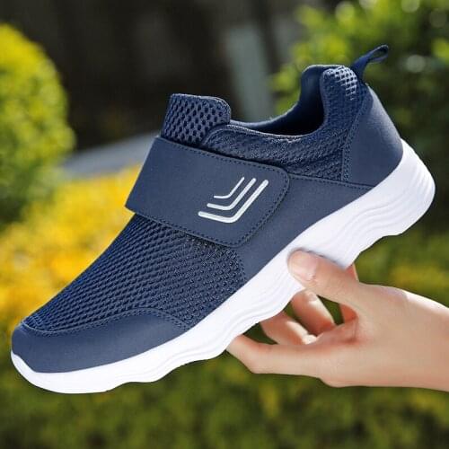 Lightweight Walking Shoes Men Air Mesh Summer Sport Shoes Breathable Sneakers Men Trainers 2020 Casual Shoes Male Comfort Unisex