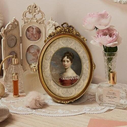 Retro Elegant Lady Character Decor Painting Bedroom Restaurant Small Exquisite Hanging Painting Desktop Decoration Mural