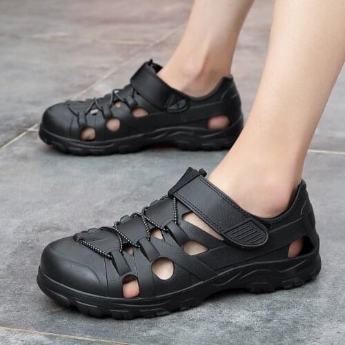 Mens Sandals Clog Hole Shoes Men Beach Light Sandals Outdoor Summer Wading Slippers Sneaker Leisure Shoes Zapatos De Hombre