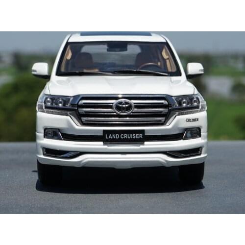 High Quality Original Factory 1:18 Lc200 Land Cruiser Diecast Car Model with Small Gift