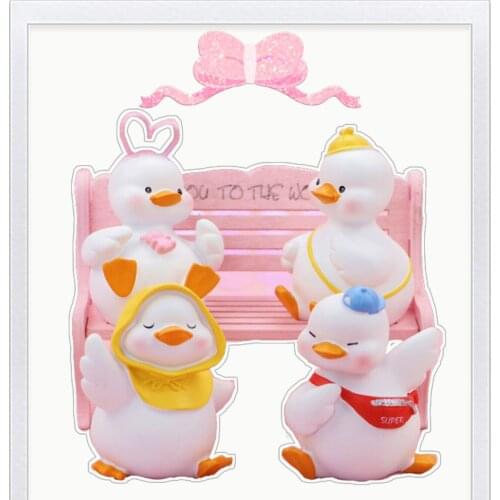 Resin Cute Duck Room Decoration Personality Creative Home Decor Festival Party Desktop Statue Car Bake Cake Figuras Decorativas