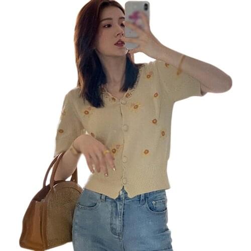 Retro Sweet Wind Embroidery Flowers Casual Wild V Neck Short Sleeves Slim Fit Knitted Cardigan T Shirt Women