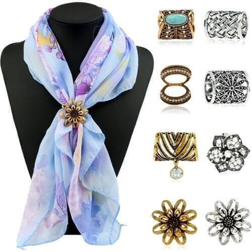 Trendy Rhinestone Hollow Out Flower Brooches Round Shape Opal Stone Scarf Clips Crystal Buckle Dress Brooches for Women Jewelry