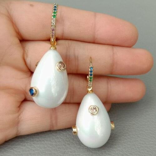 YYGEM White Sea Shell Pearl Mixed color Cubic Zirconia Pave gold color hoop Earrings Women Wedding Party cute Jewelry
