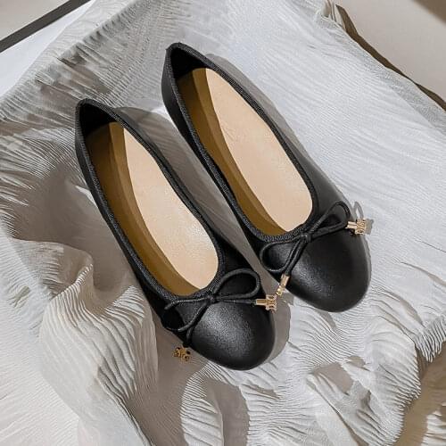 Women Flat Shoes Hollow Out Casual 2021 Summer Design Comfortable Soft Leather Breathable Female Lady Woman Shoes