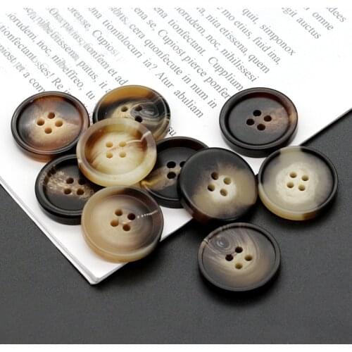 New 20pcs Resin 4 holes Buttons Sewing accessories Size Complete for clothing Decorative Plastic Buttons Handmade DIY