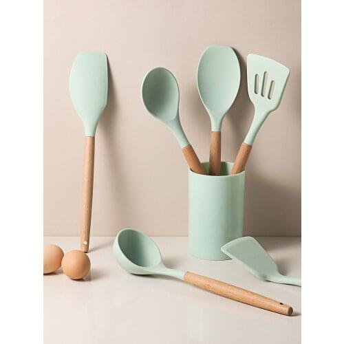 Silicone Kitchenware Cooking Utensils Set Non-stick Cookware Spatula Shovel Egg Beaters Wooden Handle Kitchen Cooking Tool Set