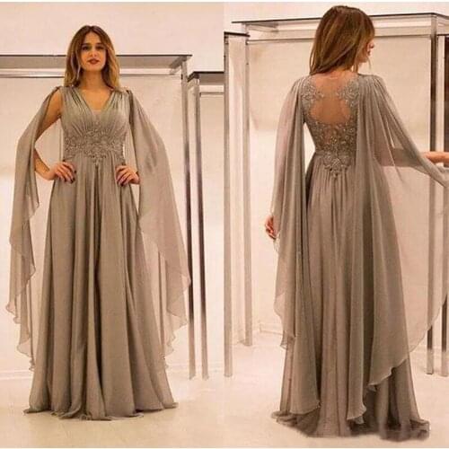 2021 Latest Charming Champagne Mother of the Bride Dresses Chiffon V Neckline Illusion Back Lace Wedding Guest Gowns Appliqued