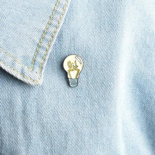 Cute Cartoon Light Bulb Enamel Brooch Creative Clothing Backpack Badge Jewelry Ladies And Girls Fashion Accessories Best Gift